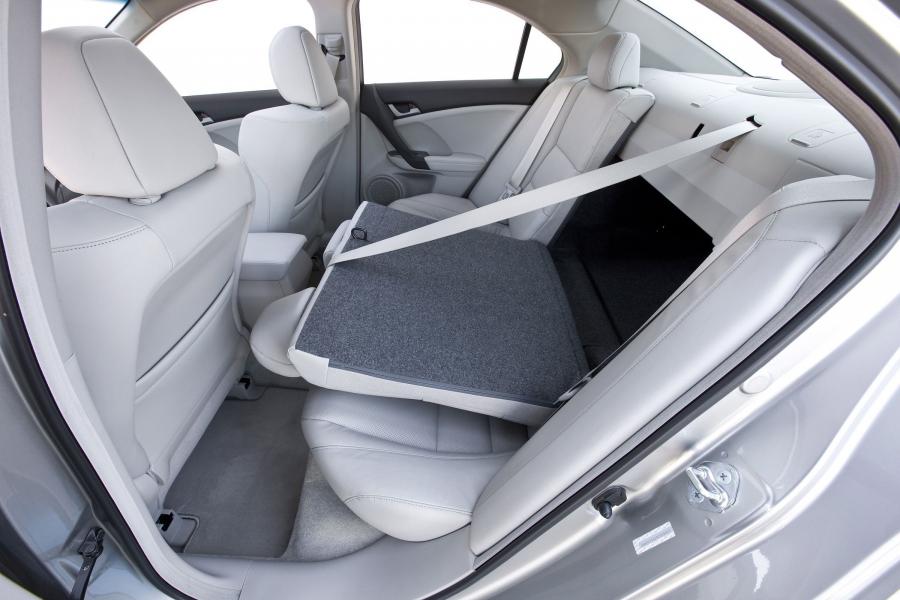 Интерьер Acura TSX 2008 года  (фото 154 из 210)